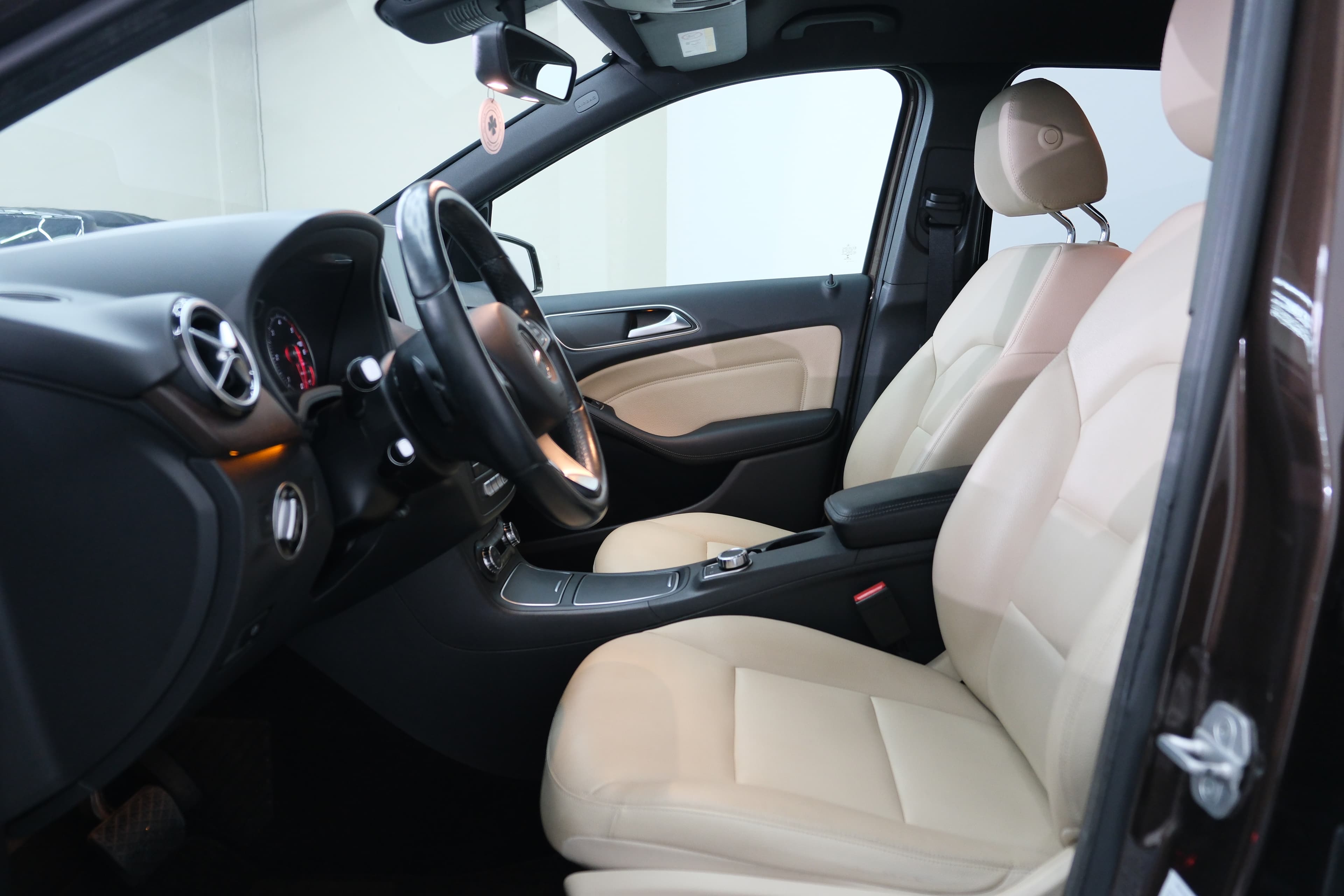 Mercedes Benz B-Klasse Bild 16