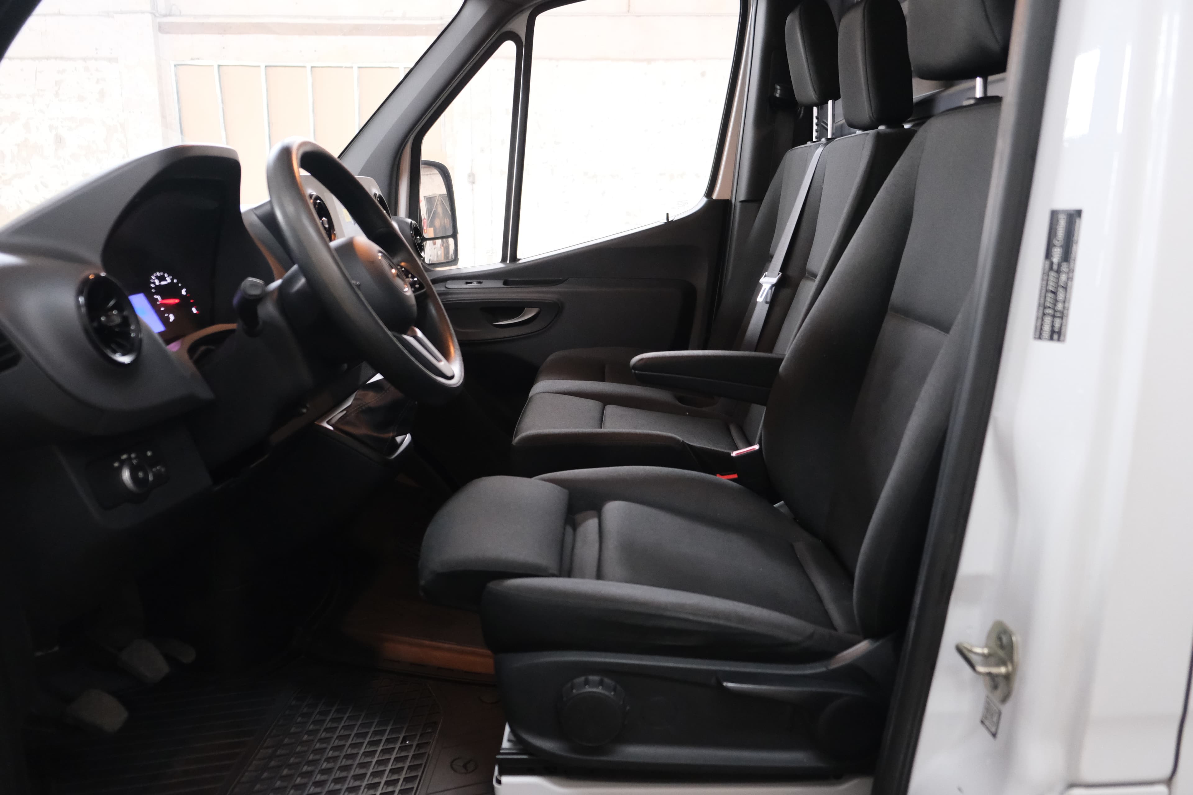 Mercedes Benz Sprinter Bild 10
