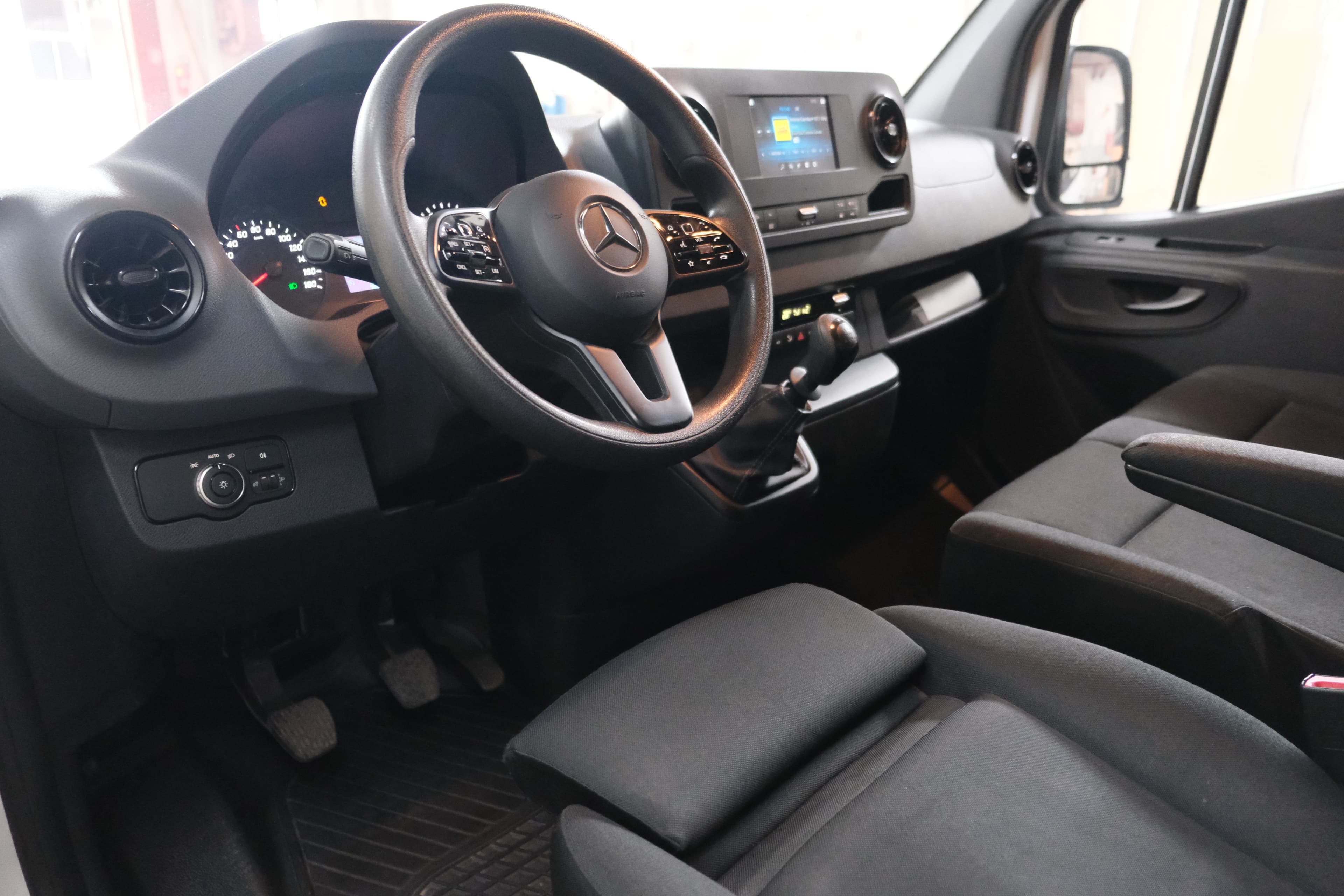 Mercedes Benz Sprinter Bild 12