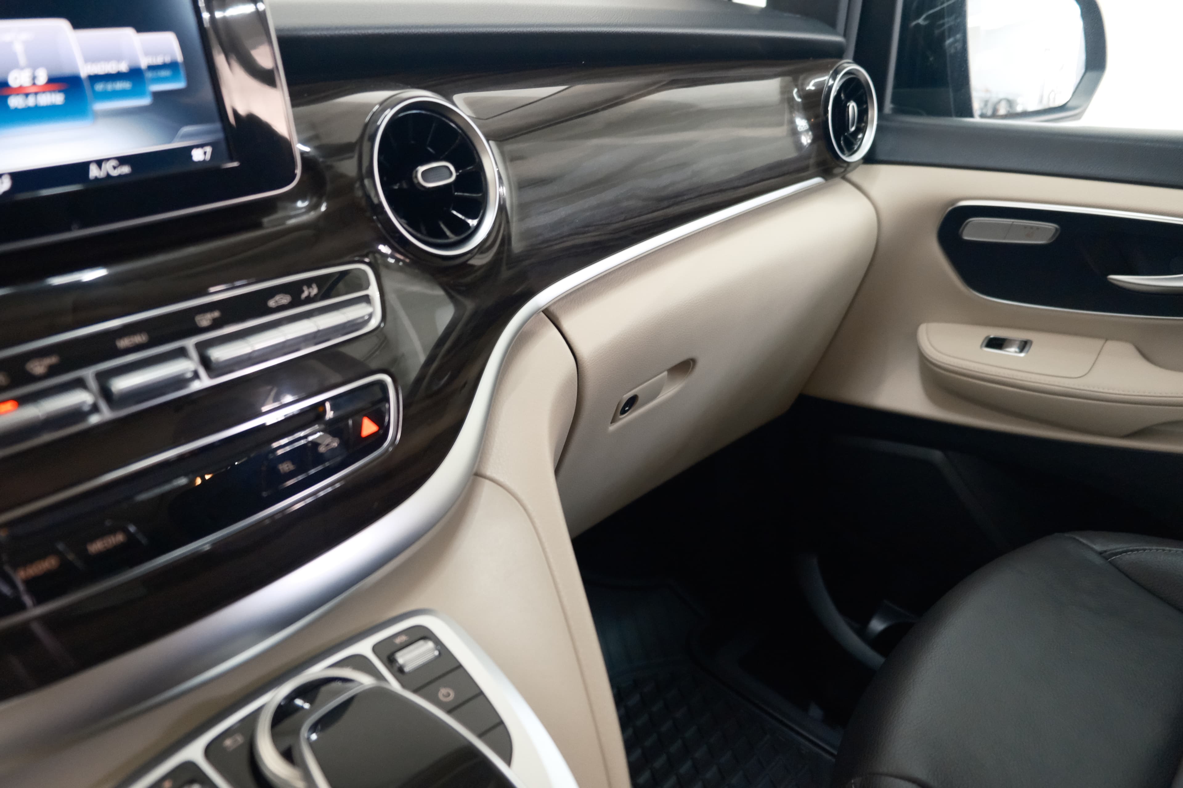 Mercedes Benz V- Klasse  Bild 16