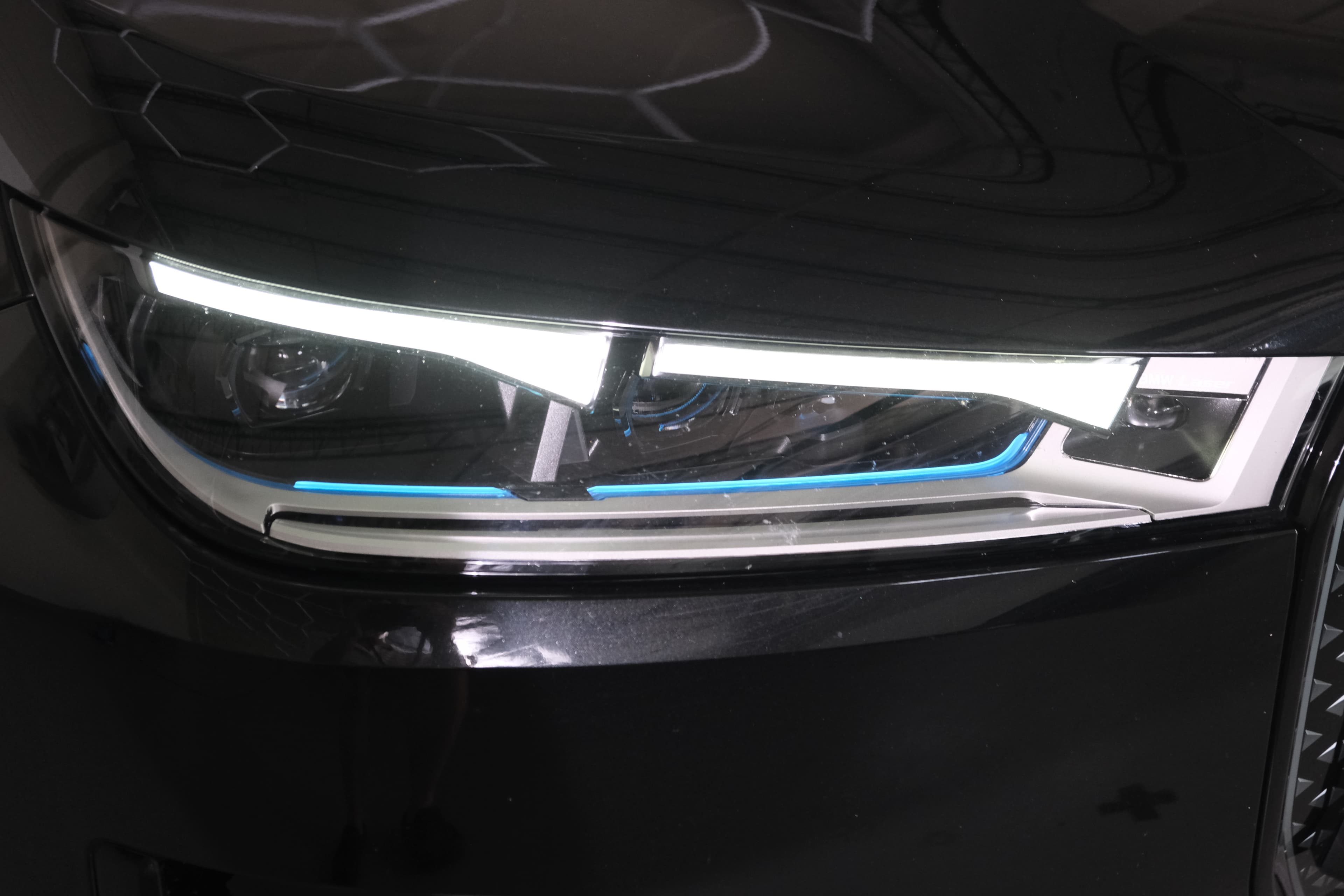 BMW iX Bild 8