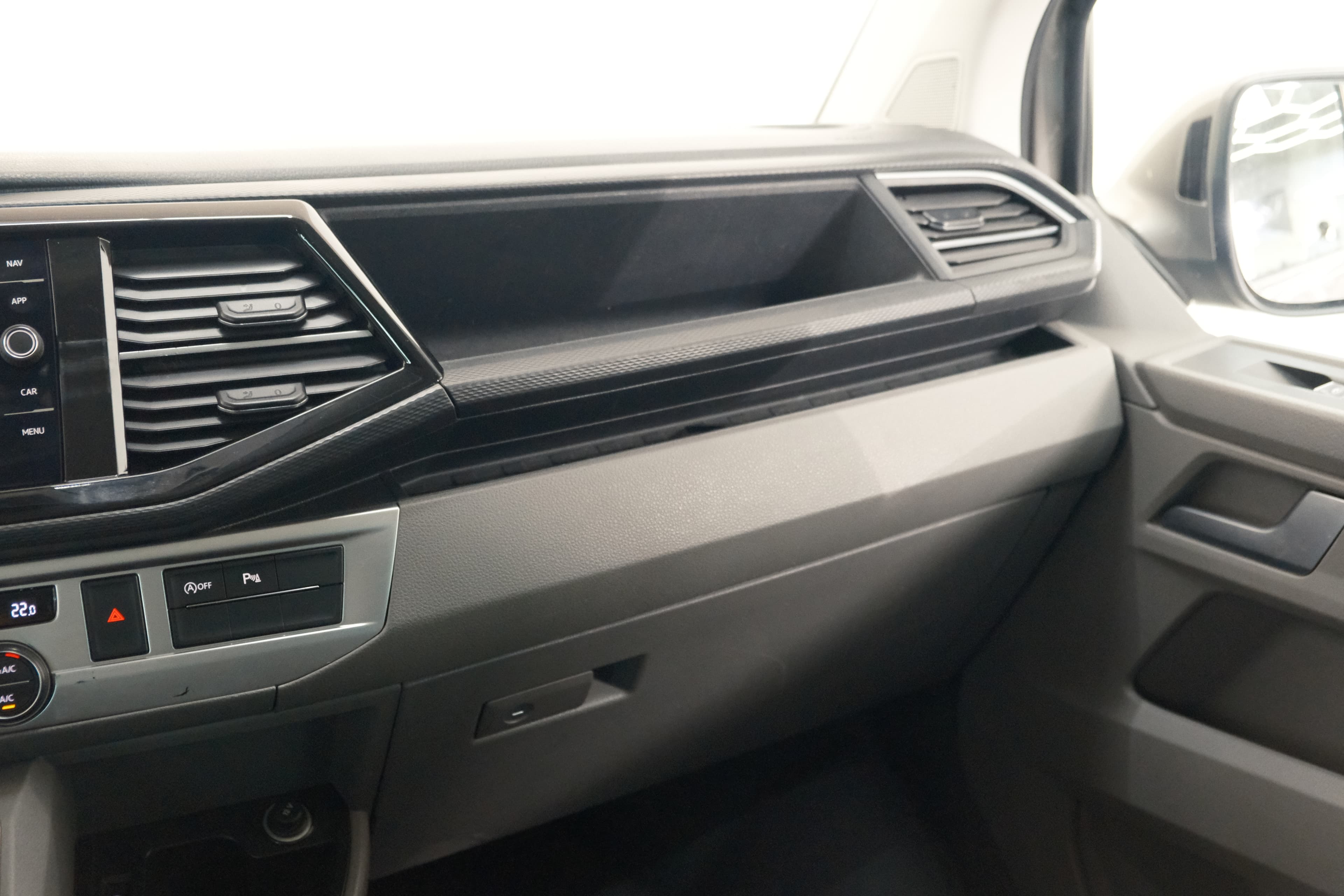 Volkswagen T6.1 Caravelle Bild 22