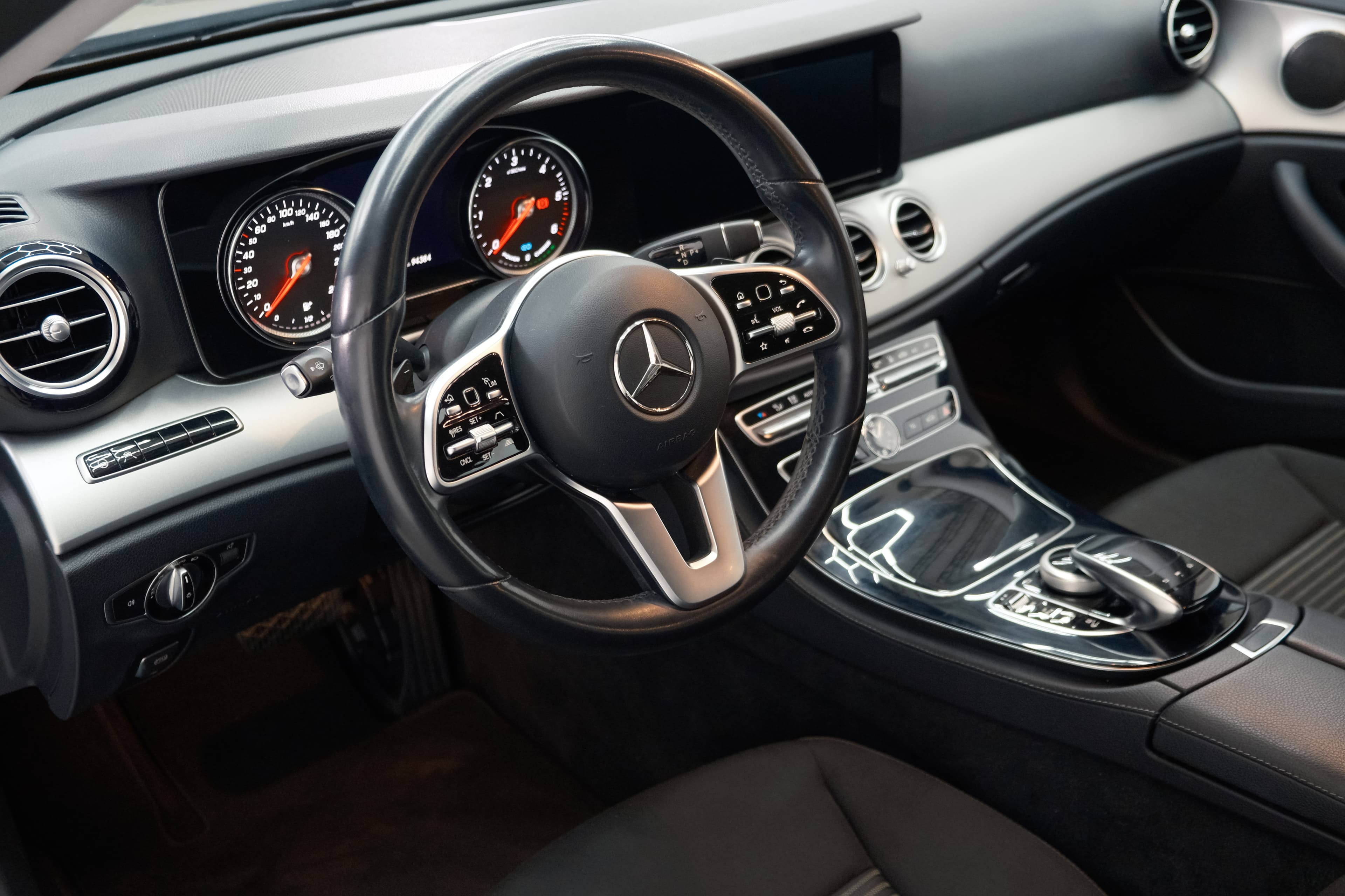 Mercedes Benz E-Klasse Bild 29