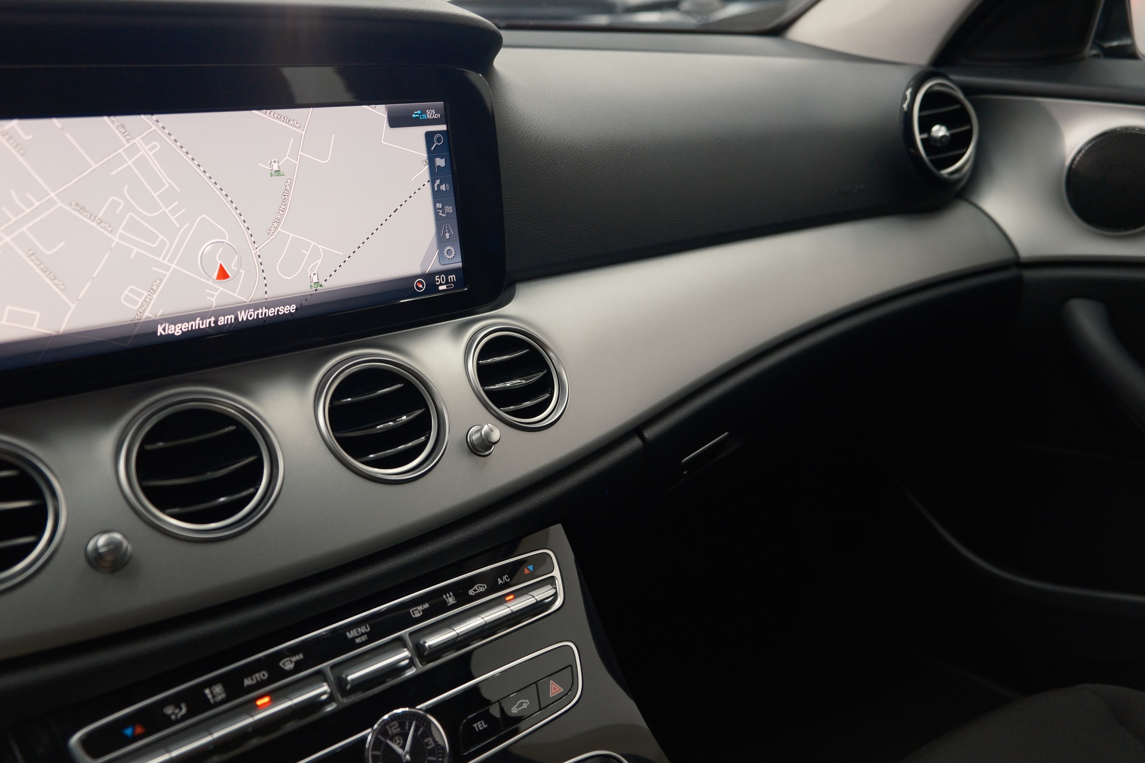 Mercedes Benz E-Klasse Bild 18