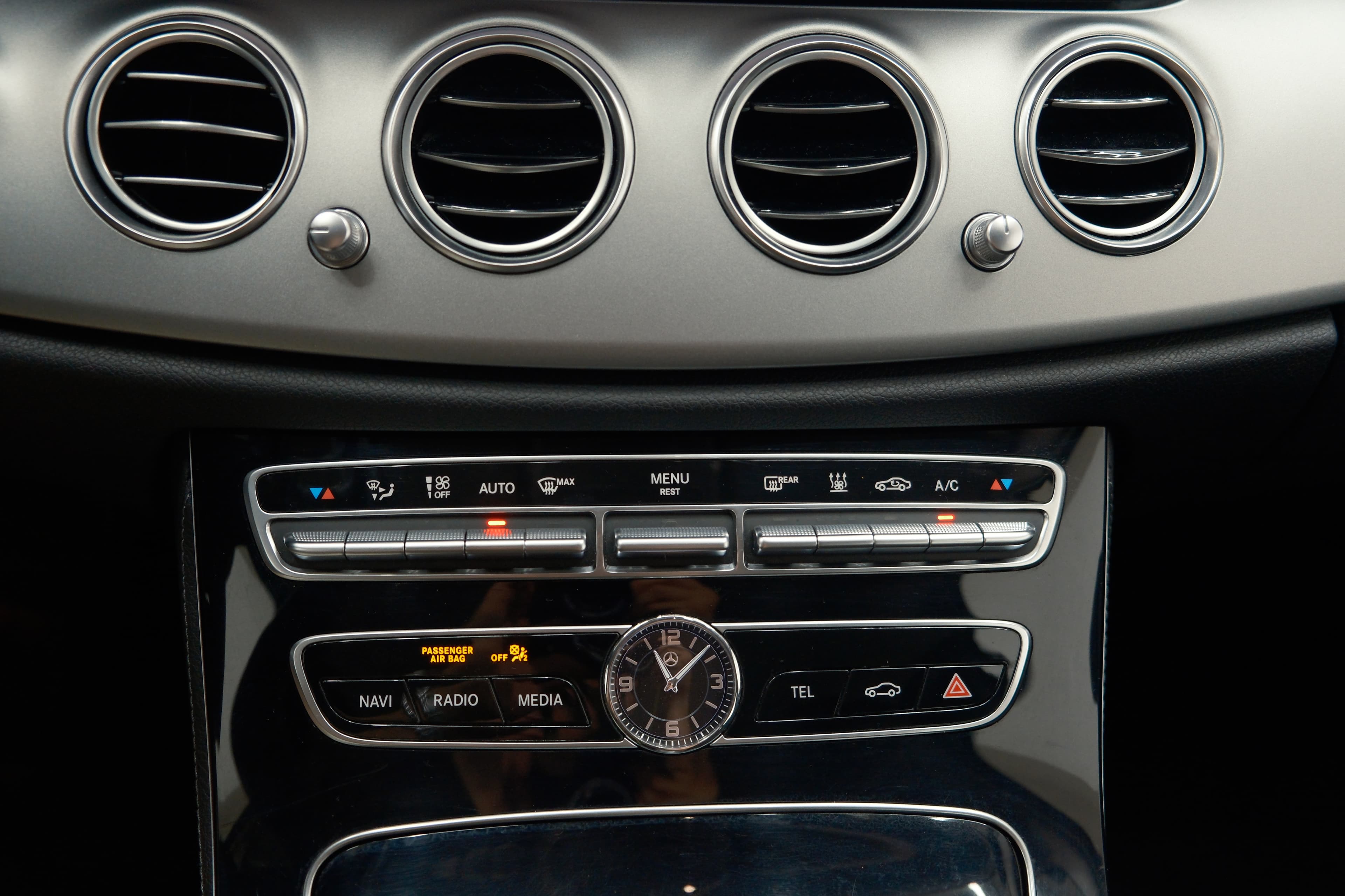Mercedes Benz E-Klasse Bild 17