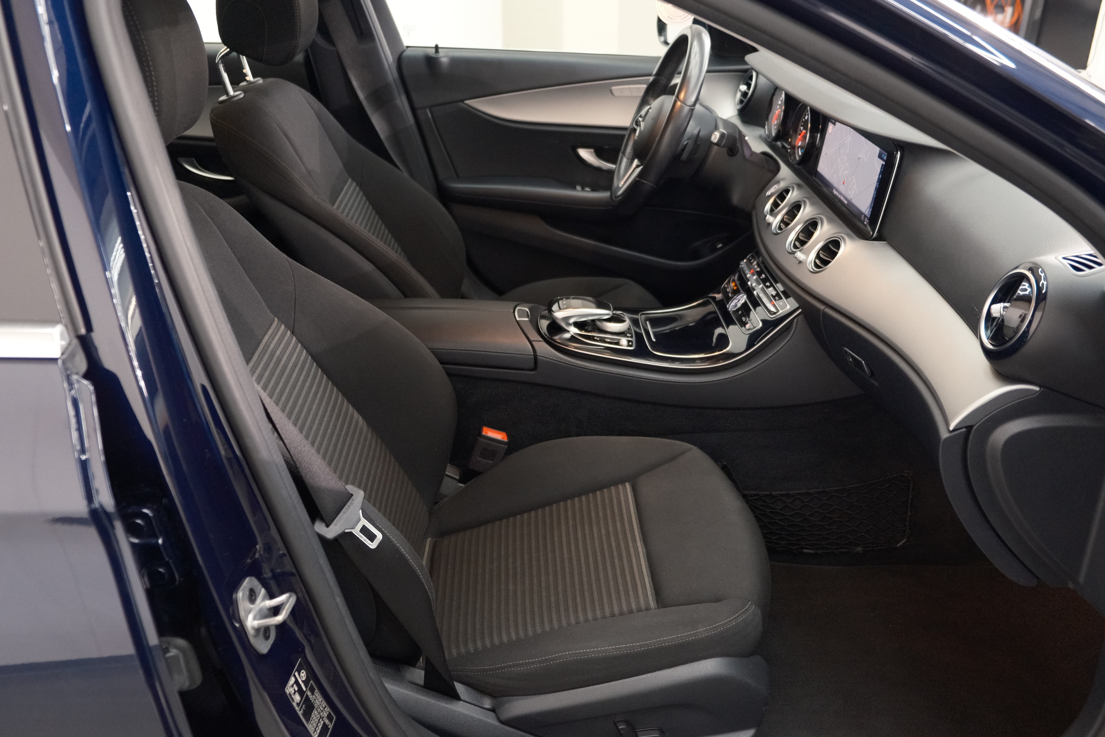 Mercedes Benz E-Klasse Bild 24