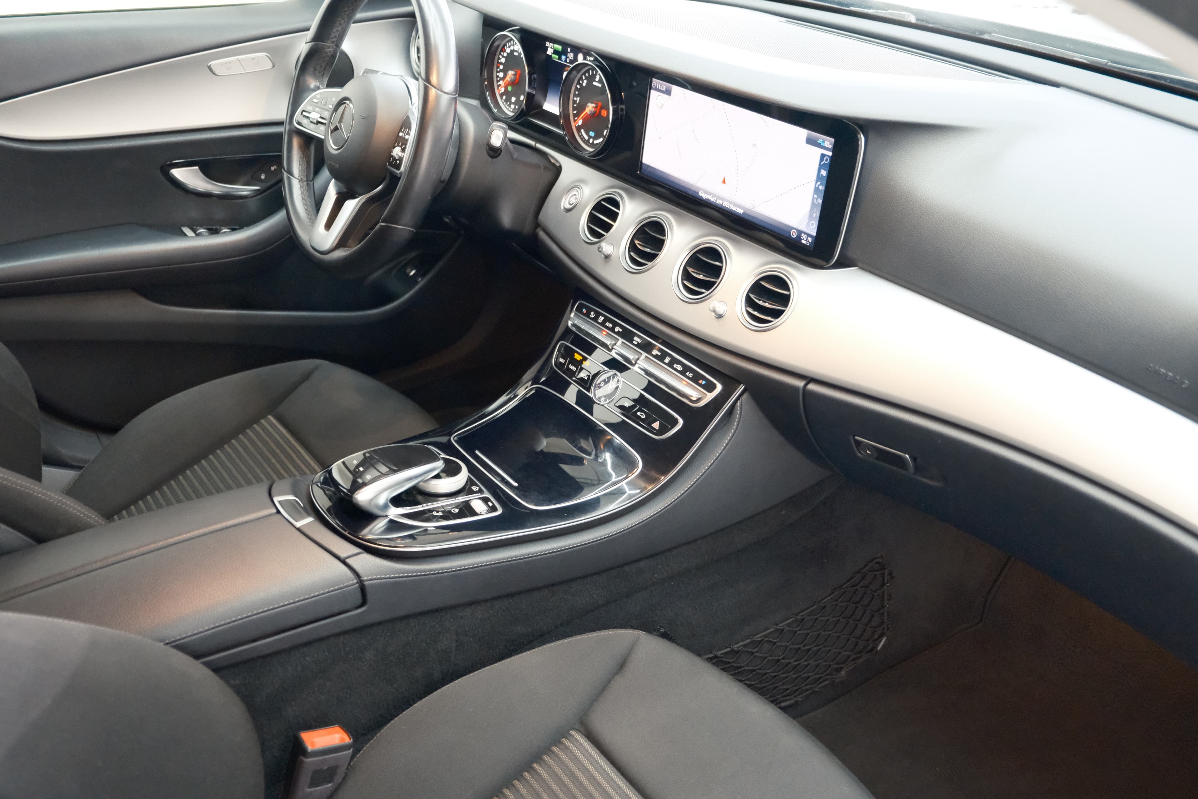 Mercedes Benz E-Klasse Bild 23
