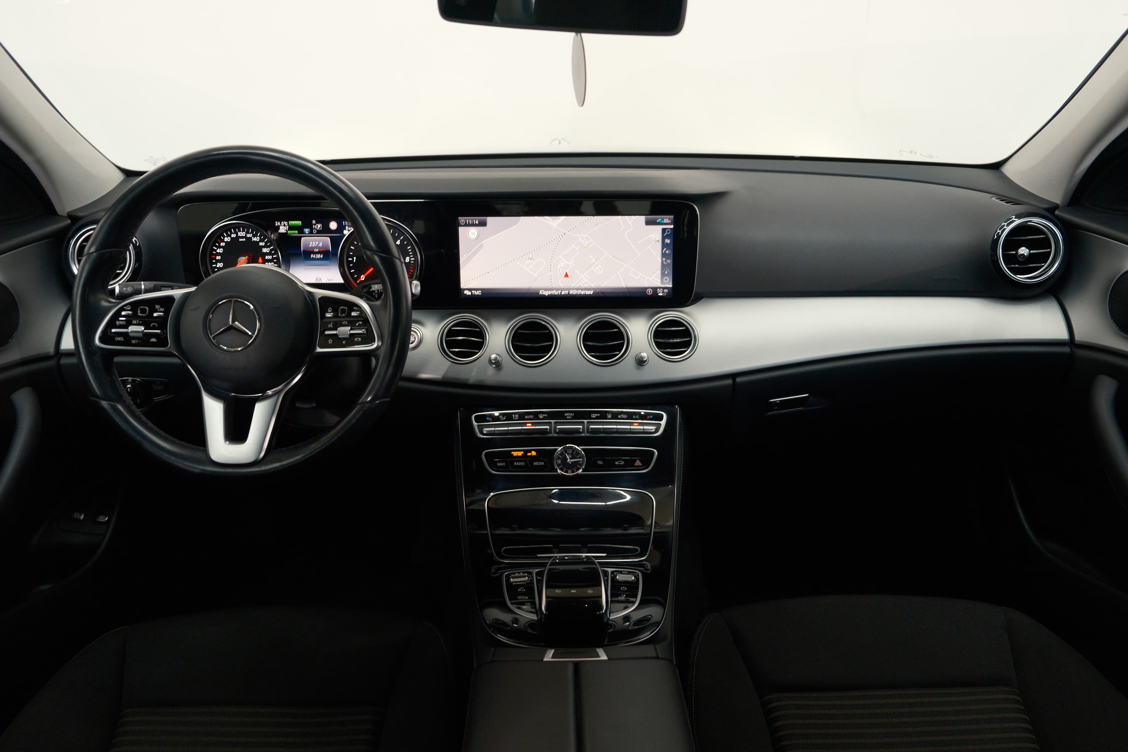 Mercedes Benz E-Klasse Bild 12