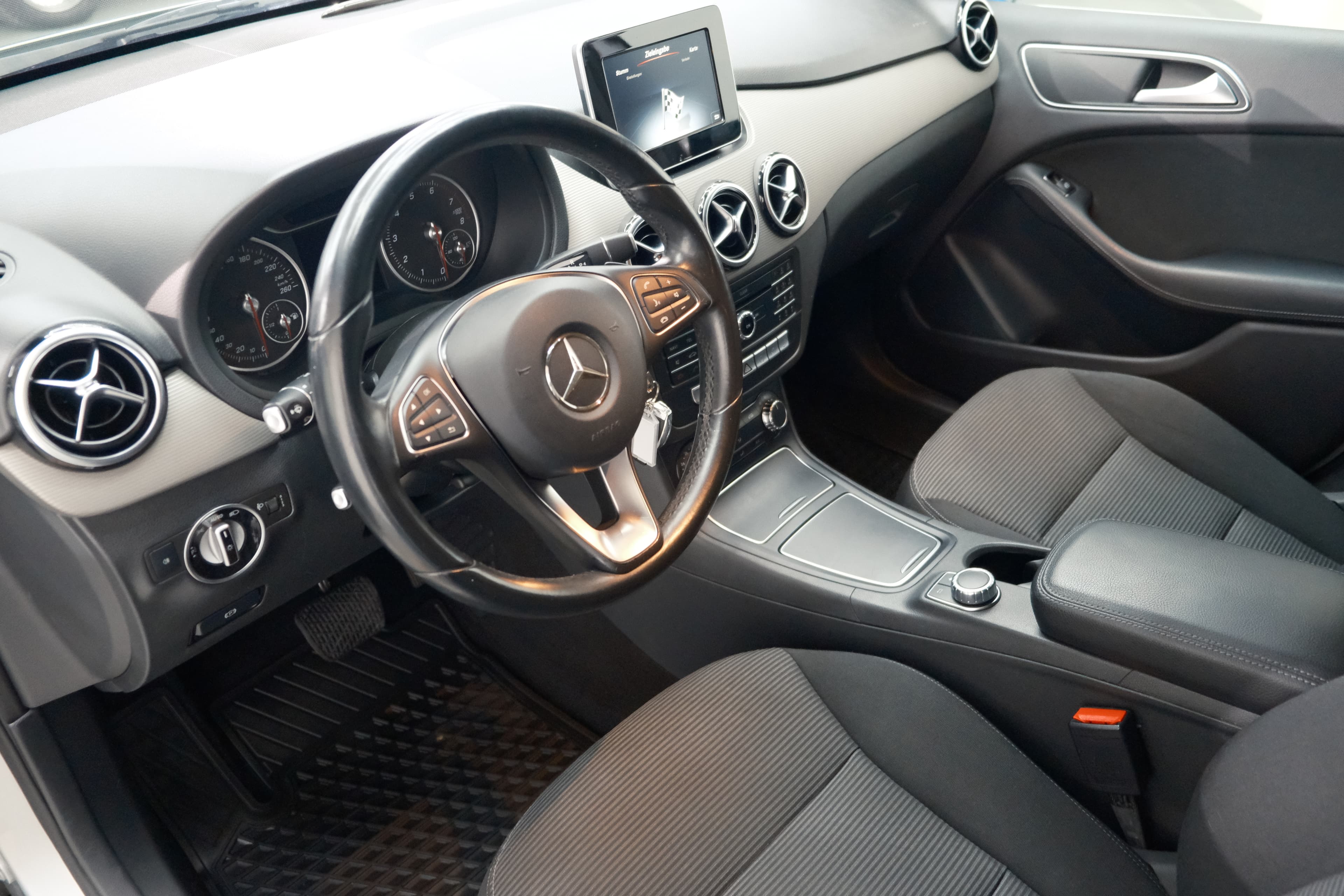 Mercedes Benz B-Klasse Bild 24