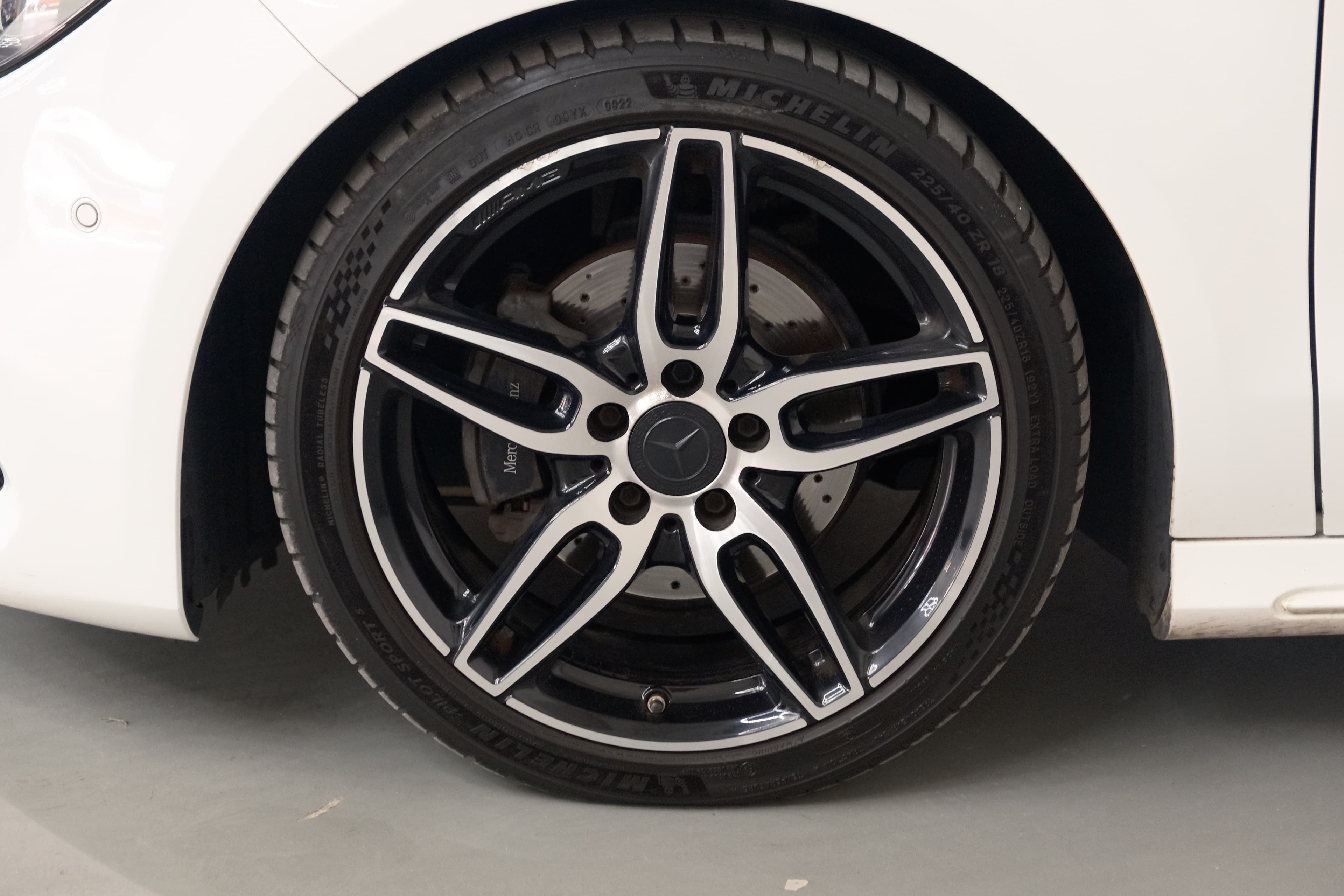 Mercedes Benz CLA 200 d Shooting Brake Bild 12