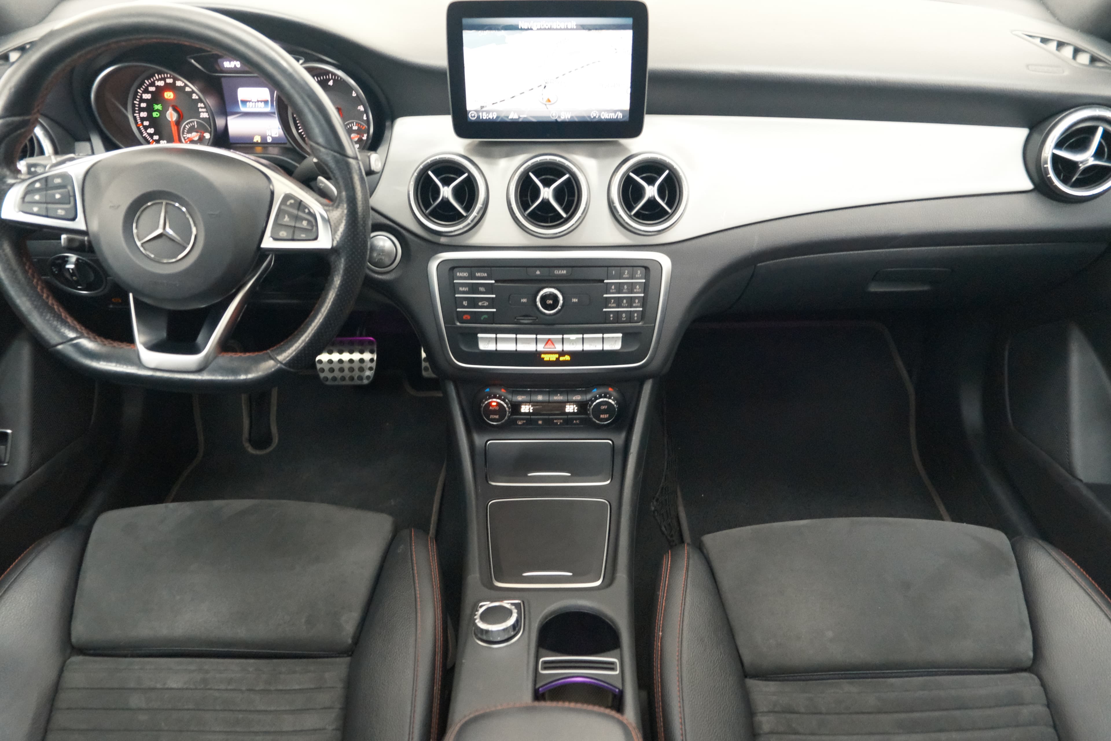 Mercedes Benz CLA 200 d Shooting Brake Bild 15