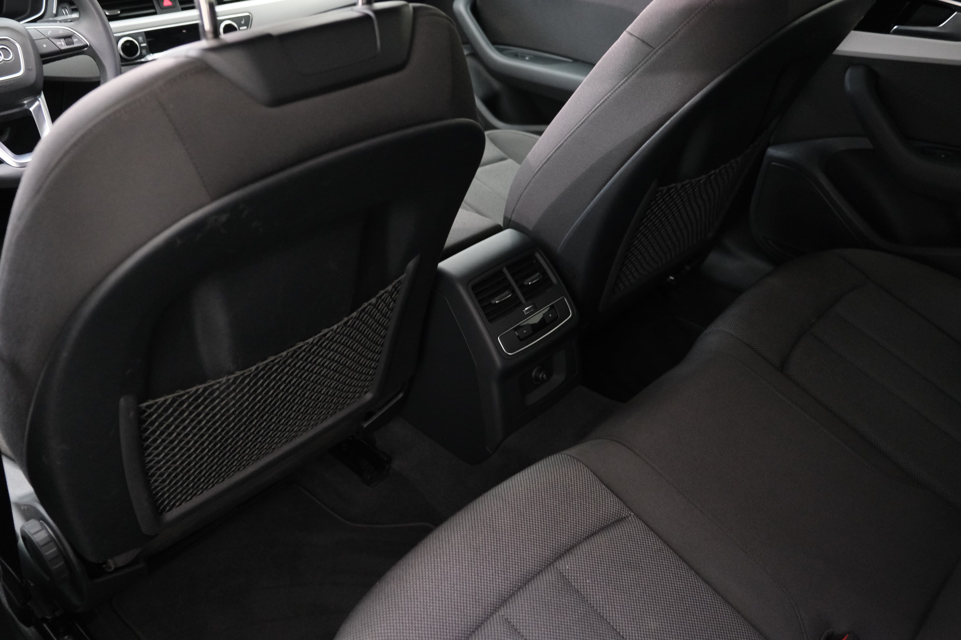 Audi A4 Bild 27