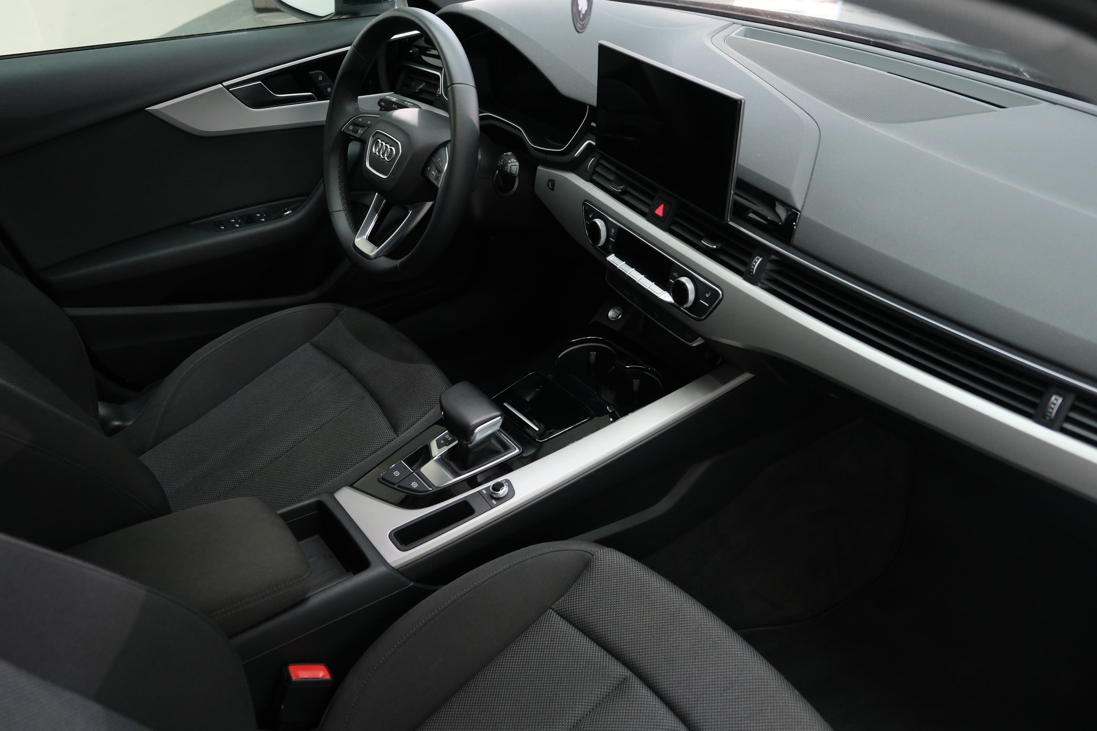 Audi A4 Bild 16