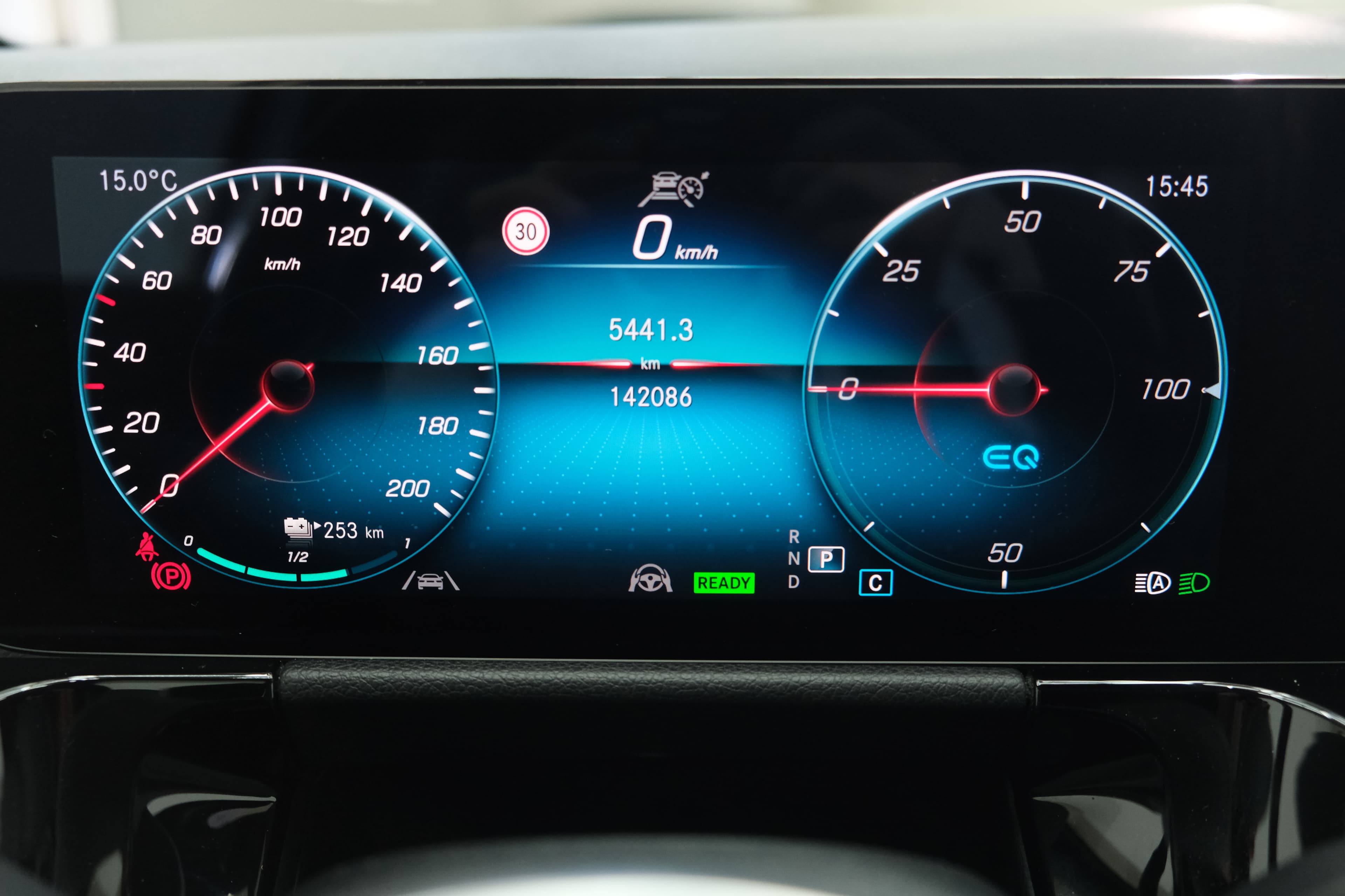 Mercedes Benz EQA  Bild 18