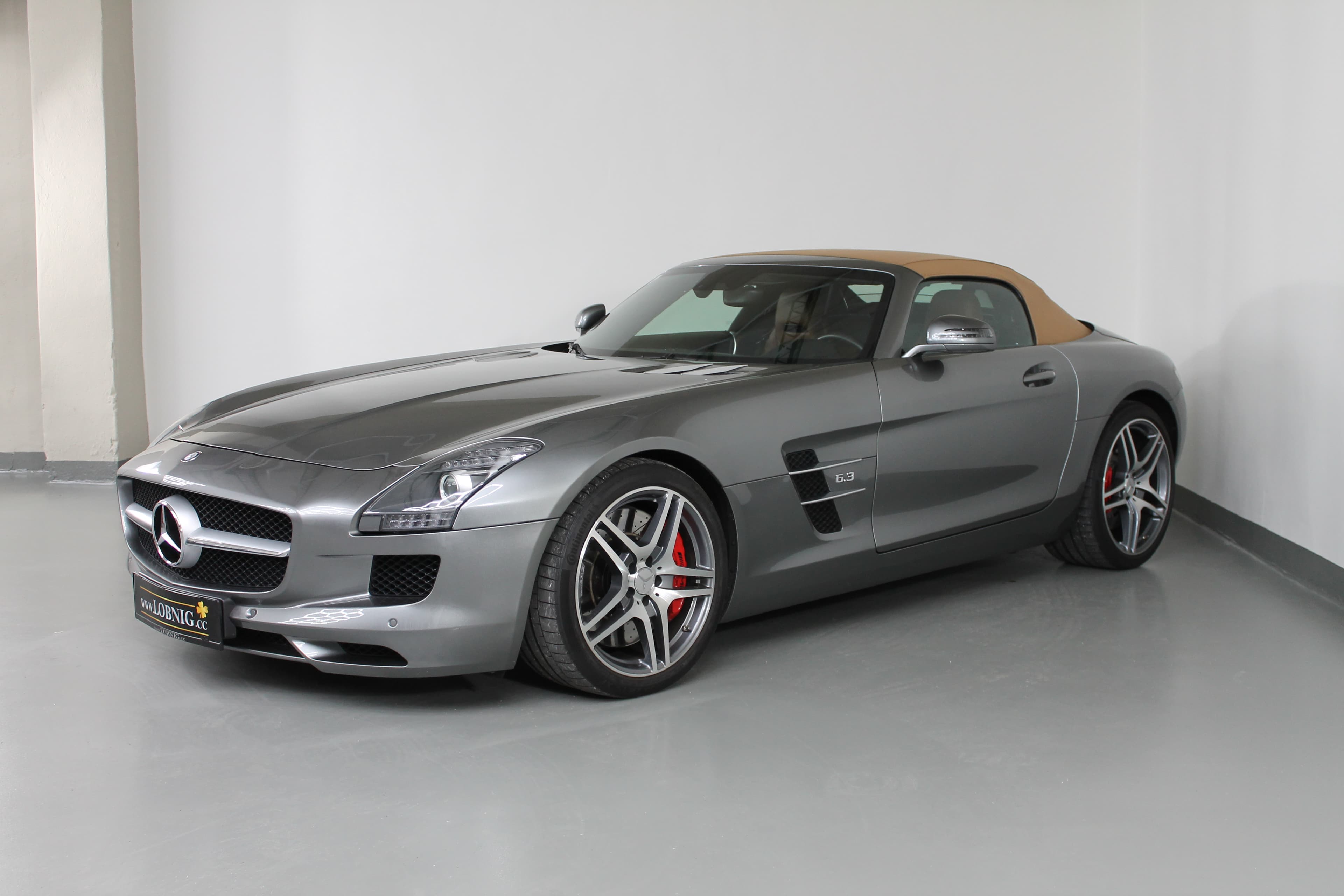 Mercedes Benz SLS 