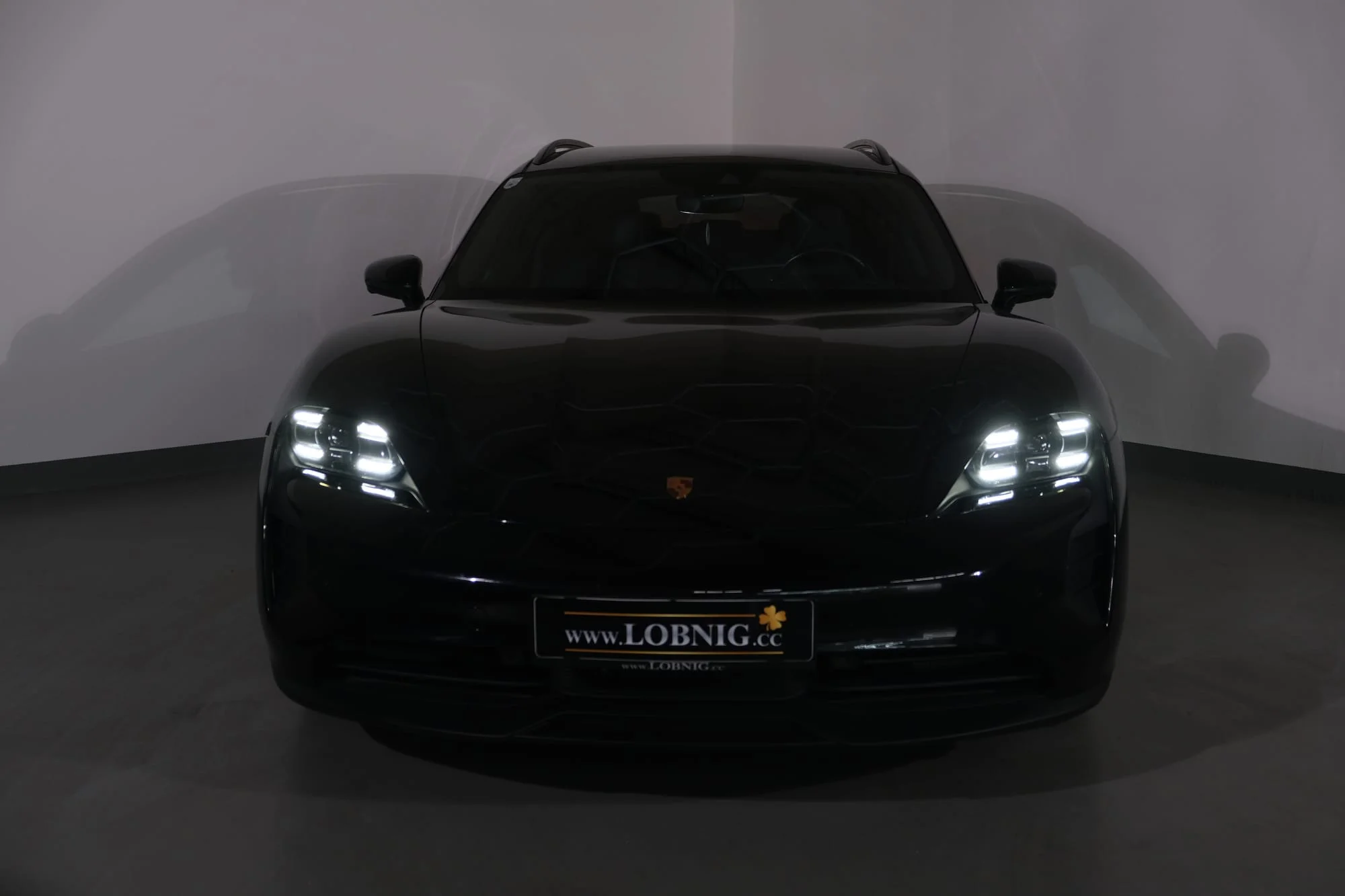 Porsche Panamera Frontansicht — Fahrzeugankauf bei Dietmar Lobnig